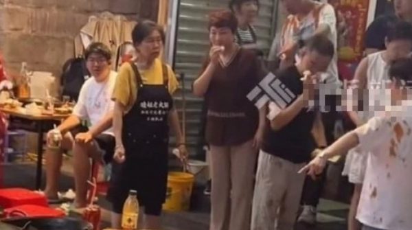 Mèo hoang rơi vào nồi lẩu đang sôi, chủ quán có cách xử lý bất ngờ 1746590276 493 thumbnail width740height495 anh cat 3 2 auto cropjpg