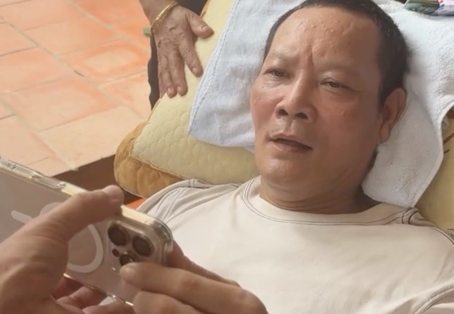 Diễn viên Thái Hòa đột quỵ liệt nửa người: Nằm một chỗ suốt nửa năm, sống nương nhờ vì không có tiền chữa trị- Ảnh 3.