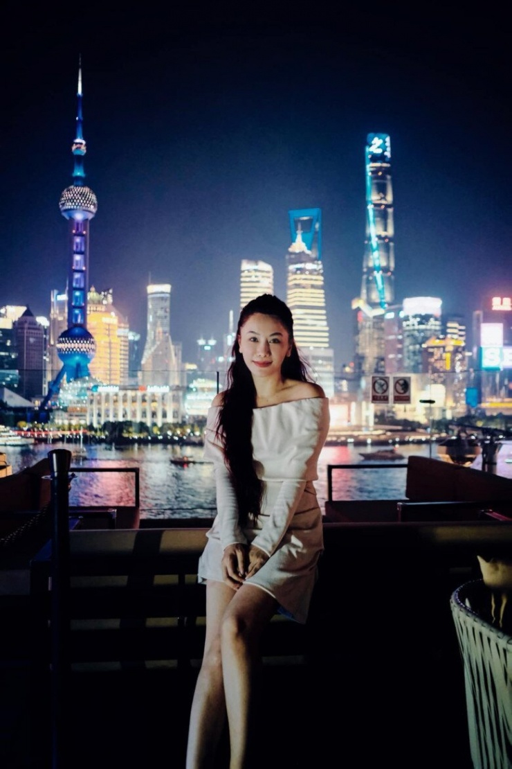 Nữ MC ăn món lòng se điếu hút 4 triệu lượt xem: 40 tuổi vẫn trẻ như gái đôi mươi, là