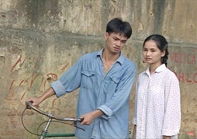 Năm 1998, Xuân Bắc tốt nghiệp trường Sân khấu - Điện ảnh Hà Nội, anh về công tác tại Nhà hát Kịch Việt Nam. Xuân Bắc tham gia phim