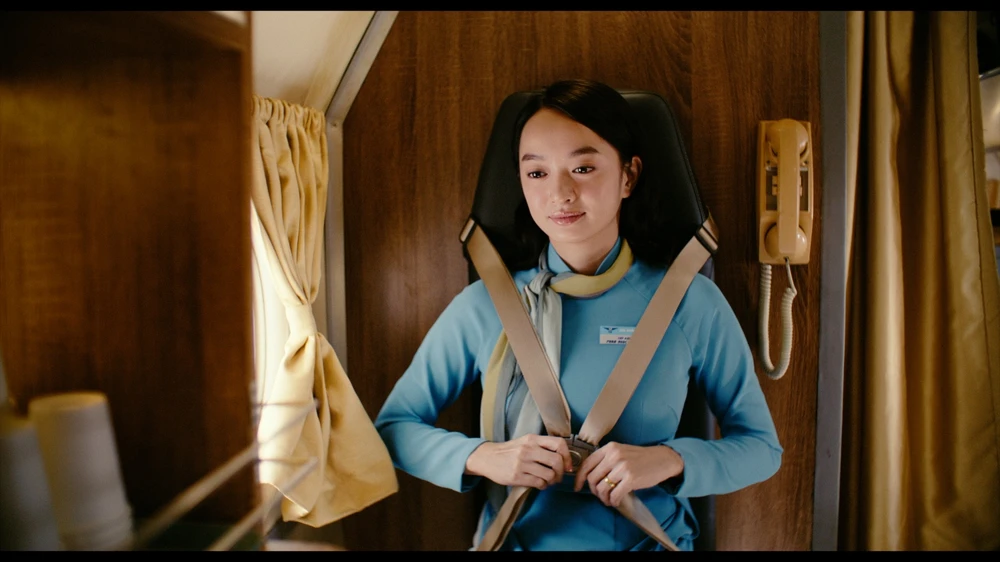 Kaity Nguyễn vào vai tiếp viên hàng không.