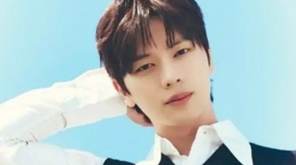 Thiếu gia sinh ra đã "ngậm thìa kim cương" vào showbiz vì lý do lạ đời 1747110604 657 thumbnail width740height495 anh cat 3 2 auto cropjpg