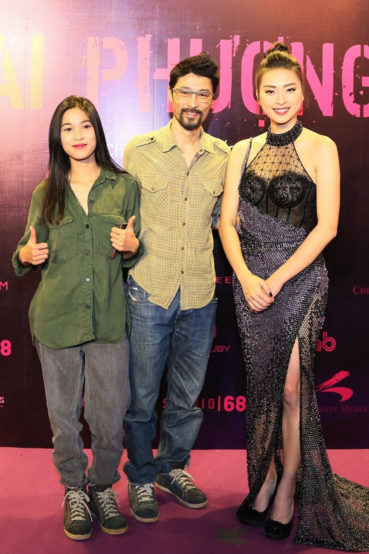 Cặp sao mừng nhà sản xuất Ngô Thanh Vân - bạn gái cũ của Johnny Trí Nguyễn - ra mắt phim Hai Phượng năm 2019.