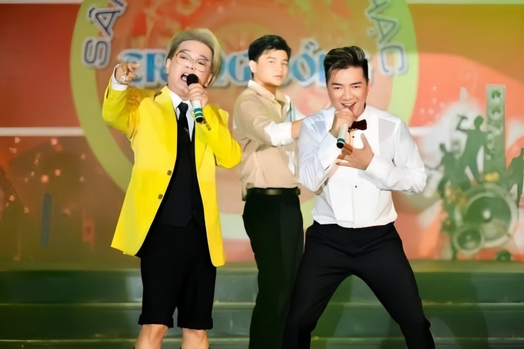 Đàm Vĩnh Hưng suy tư trước sự thay đổi của thời đại. Ảnh: Tư liệu 