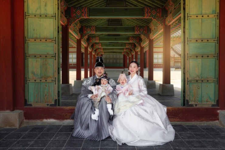 1747207677-bo-sung-phuong-oanh-46-6-n-5924-617-width780height521 Phương Oanh dọn tiệc thôi nôi hoành tráng cho cặp song sinh, chuẩn dáng