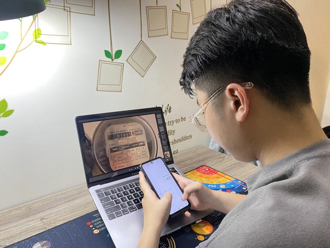 Nhiều khách thuê trọ bất ngờ khi giá điện bị chủ trọ tăng vô lý lên 4.500-6.000 đồng một kWh. Ảnh minh họa: Quỳnh Nguyễn