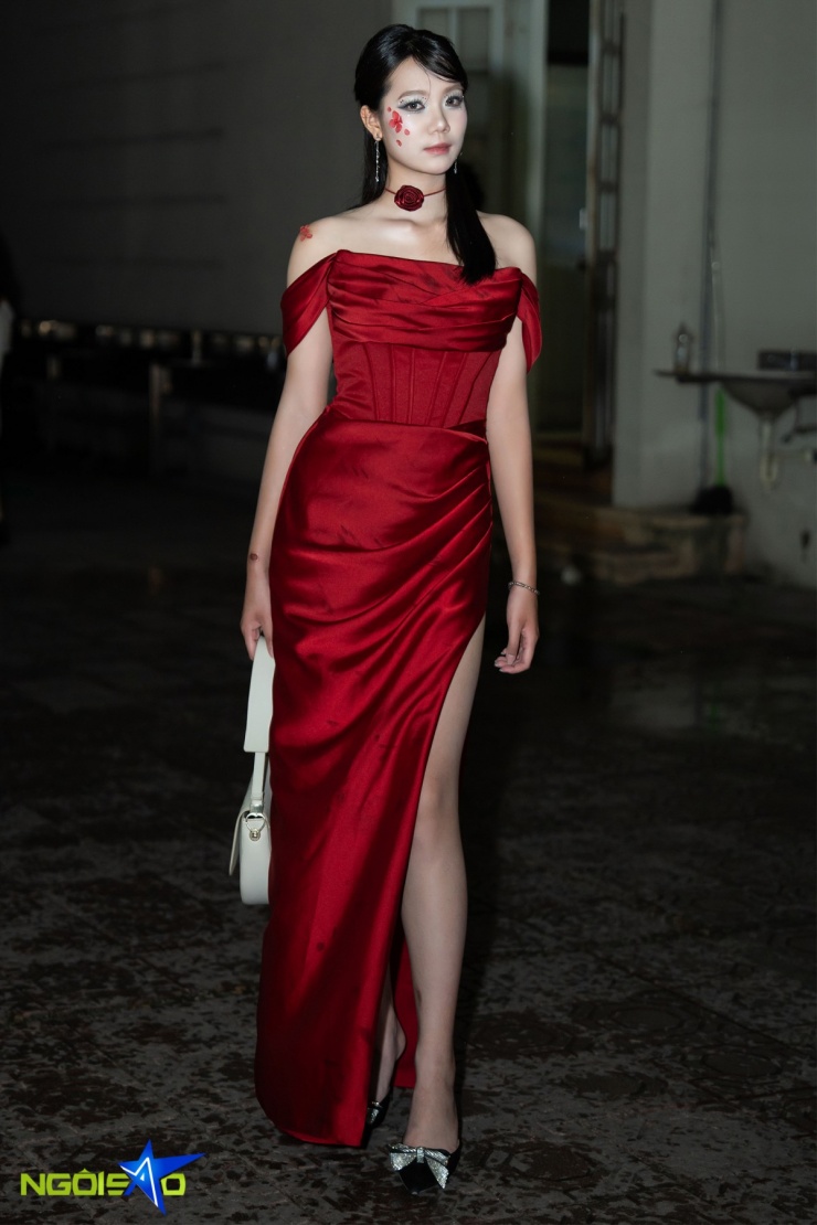 Dàn nữ sinh THPT Kim Liên chưng diện trong prom cuối cấp - 6