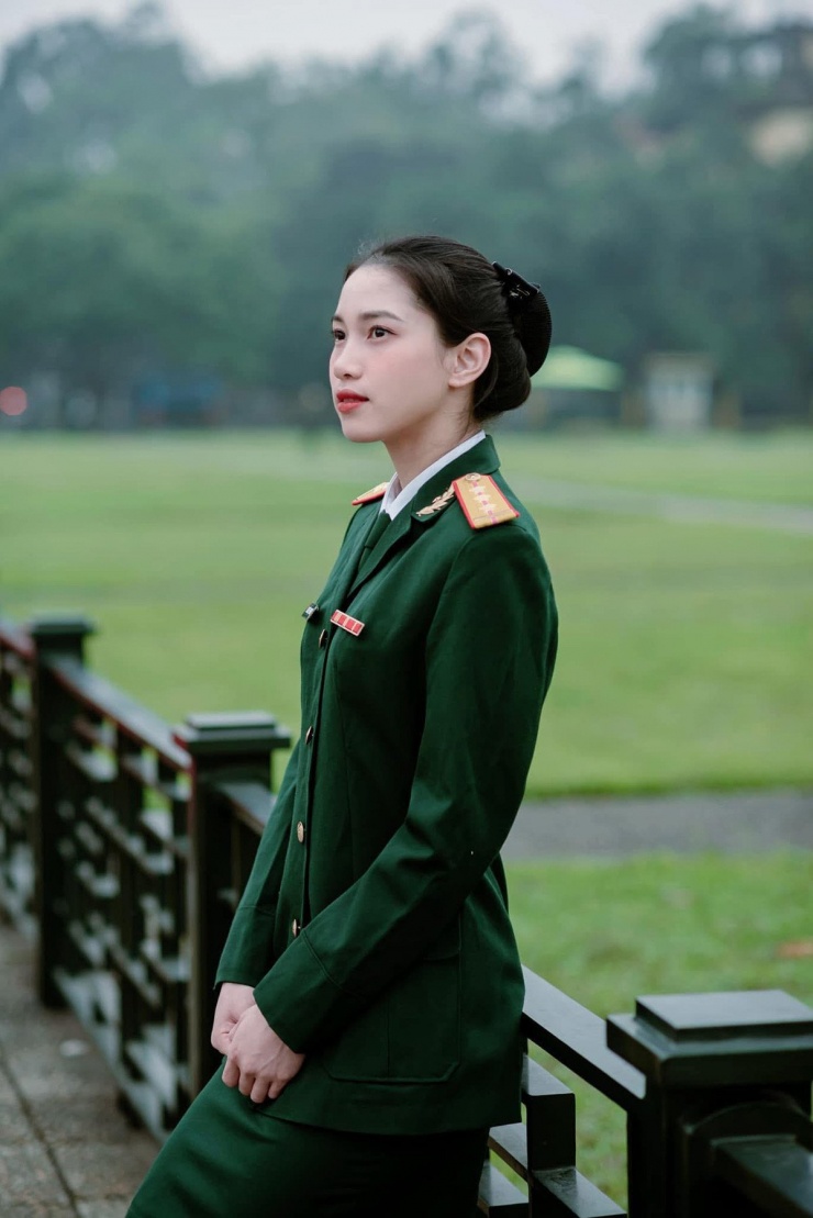 1747791431-nguyen-thi-phuong-9-width1200height1798 Sắc đẹp vạn người mê của dàn Hoa khôi bóng chuyền áo lính - 5