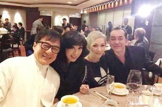 Thành Long từng theo đuổi Mễ Tuyết nhiều năm nhưng rồi lại phản bội bà. (Ảnh: Baidu).