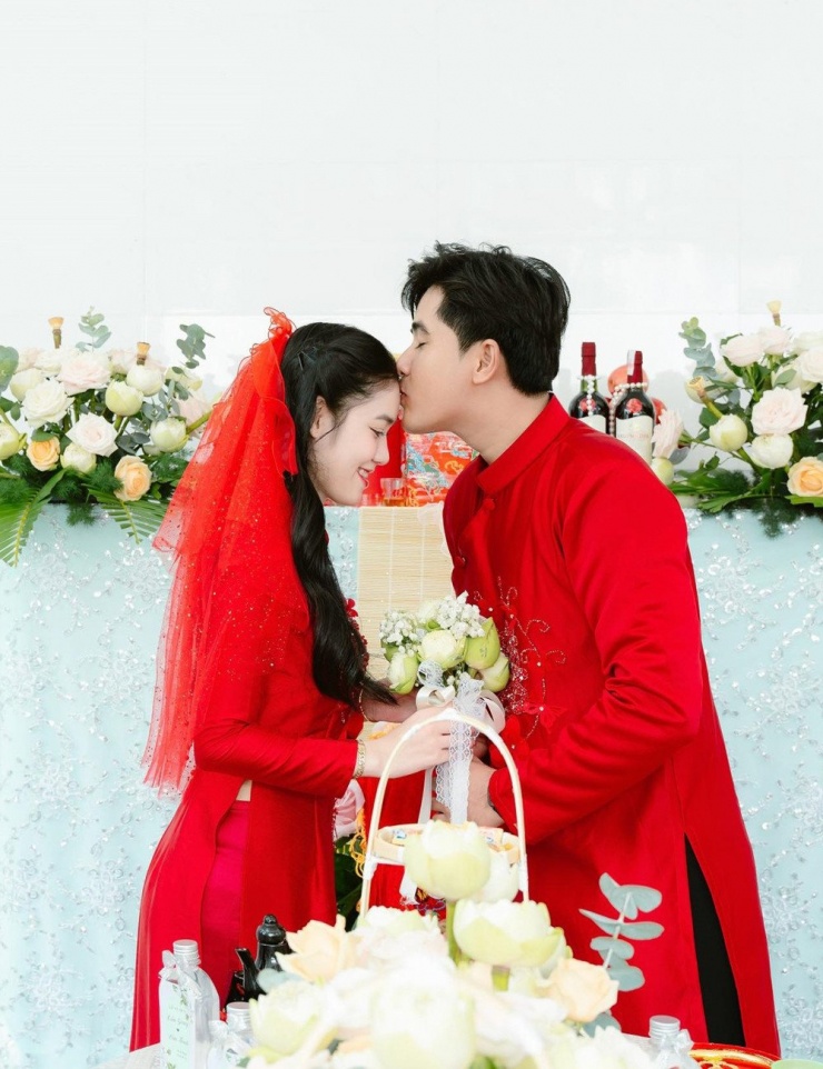 Cặp đôi về chung một nhà sau 3 năm yêu 