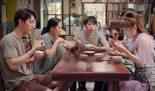 Điểm danh 6 bộ phim Việt về gia đình 'lấy nước mắt' hàng triệu khán giả, nhất định phải xem cùng người thân dịp hè 2025 1747961554 cay tao no hoa 5714 width640height376