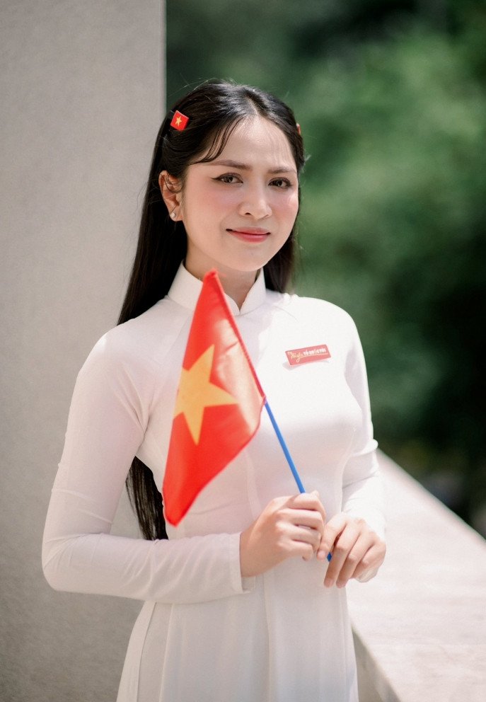 Ca sĩ 'tỷ view' Duyên Quỳnh: Tin đồn tình cảm giữa tôi và Nguyễn Văn Chung không đúng - 9