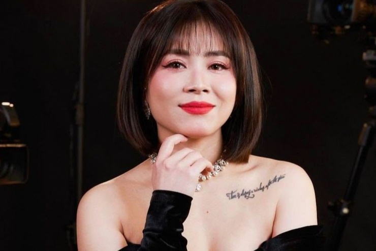 Đến thời điểm hiện tại, MC Hoàng Linh chưa lên tiếng dù liên tục bị khán giả nhắc tên sau khi hãng sữa cô quảng cáo nằm trong đường dây sữa giả.