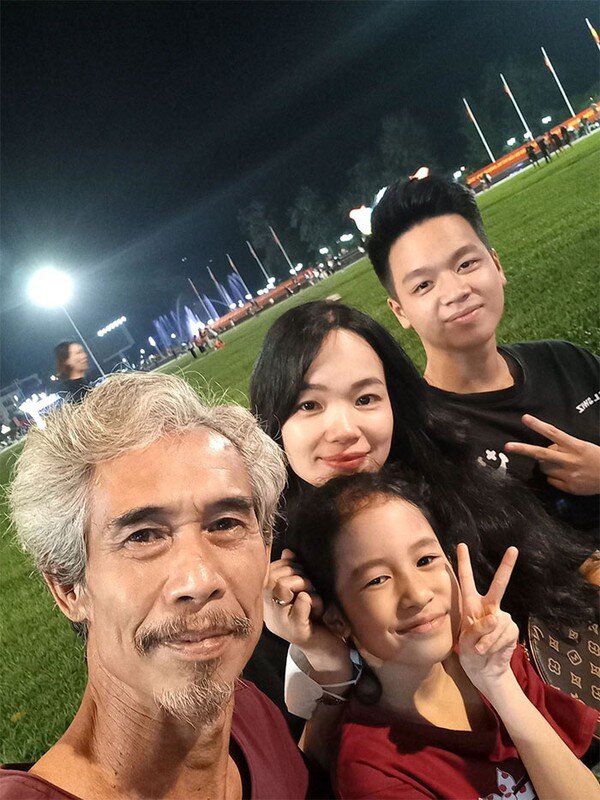 Hai nam diễn viên kết hôn lần đầu ở tuổi U50, đều lấy vợ trẻ là fan cứng kém gần 30 tuổi - 6