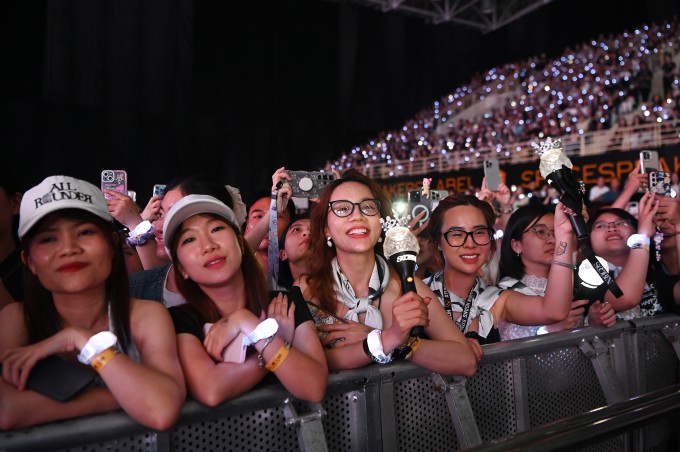 Một góc khán giả trong concert. Ảnh: Giang Huy