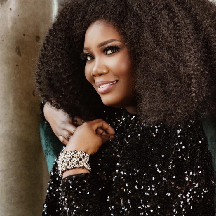 Ca sĩ quốc tế Yama Laurent - Quán quân The Voice Canada - Đại sứ UNICEF Canada góp mặt biểu diễn trong sự kiện. 