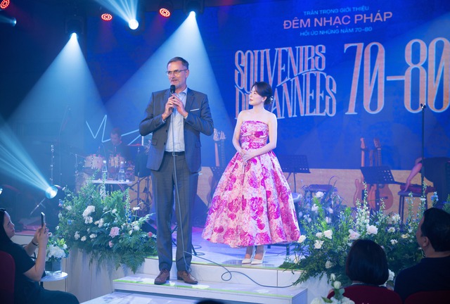 Điều ít biết về 'nàng thơ' quê Quảng Bình vừa 'gây bão' với bức hình chụp cùng Tổng thống Pháp - 3