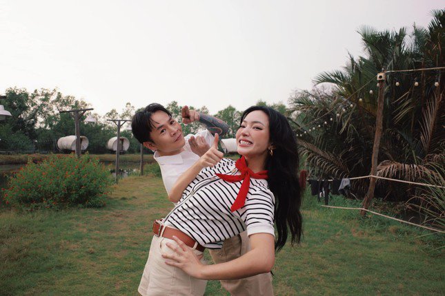 Binz tiết lộ sắp tổ chức đám cưới, Châu Bùi phản ứng ra sao? - 2