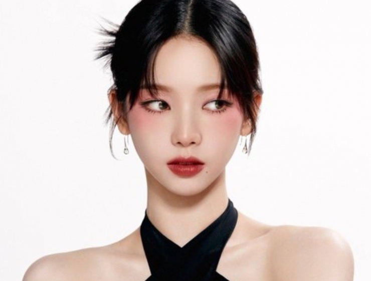 1748512103-a6-6900-7280-width1139height863 Karina là nạn nhân của trò bình luận khiếm nhã của Lee Dong Ho.