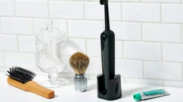 Vợ phát hiện chồng ngoại tình nhờ bàn chải đánh răng điện 1748566409 403 thumbnail width740height495 anh cat 3 2 auto cropjpg