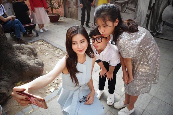 Ngọc Anh làm mẹ đơn thân nuôi 2 con.