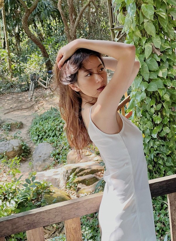 Ngọc Anh thường xuyên vi vu khắp nơi, tận hưởng cuộc sống.