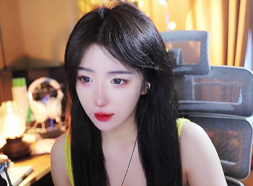 Vướng tin đồn tai hại, nữ streamer nổi tiếng rơi vào khủng hoảng phải tuyên bố điều đau lòng- Ảnh 3. Vướng tin đồn tai hại, nữ streamer nổi tiếng rơi vào khủng hoảng phải tuyên bố điều đau lòng- Ảnh 3.