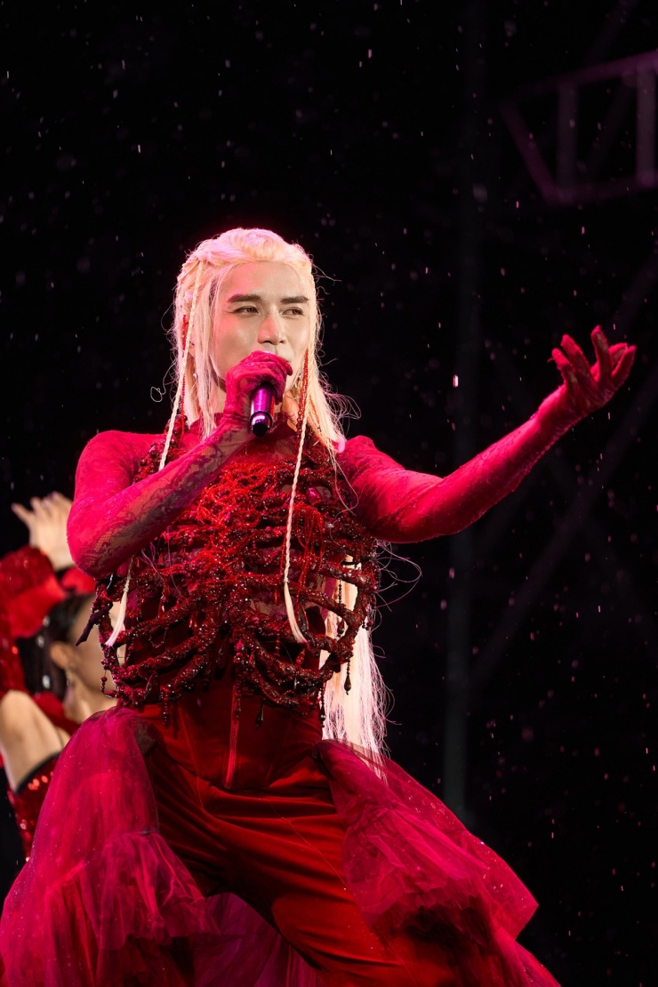 Khán giả đội mưa nghe nhóm B.O.F hát - 6