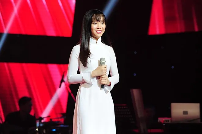Bảo Uyên tại chương trình The Voice 2015.