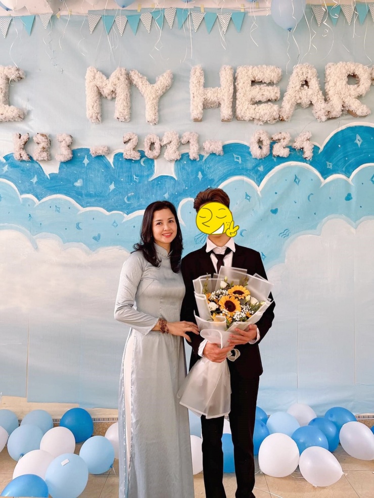 Con trai Phan Hòa đã tốt nghiệp cấp 3.