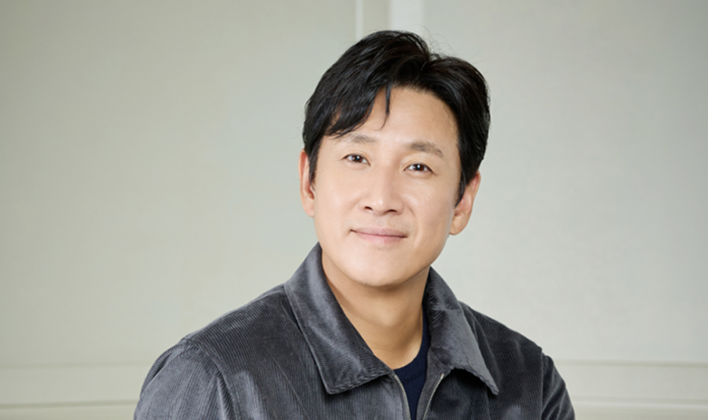 Tăng án tù kẻ tống tiền cố diễn viên