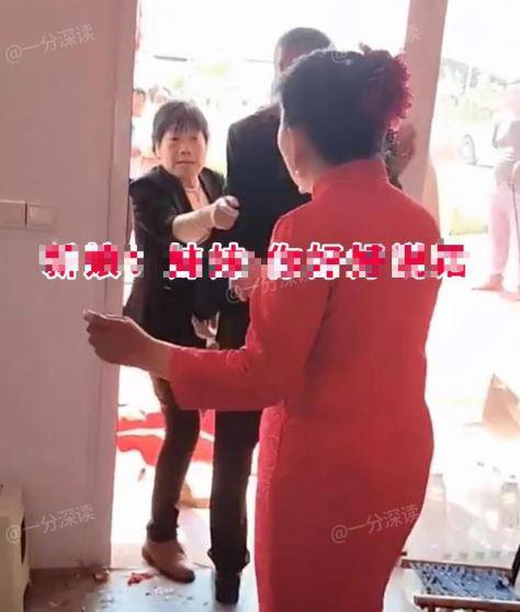 Chàng trai 27 lấy vợ 59 tuổi, sốc nặng với yêu cầu của cô dâu trong đám cưới - 3