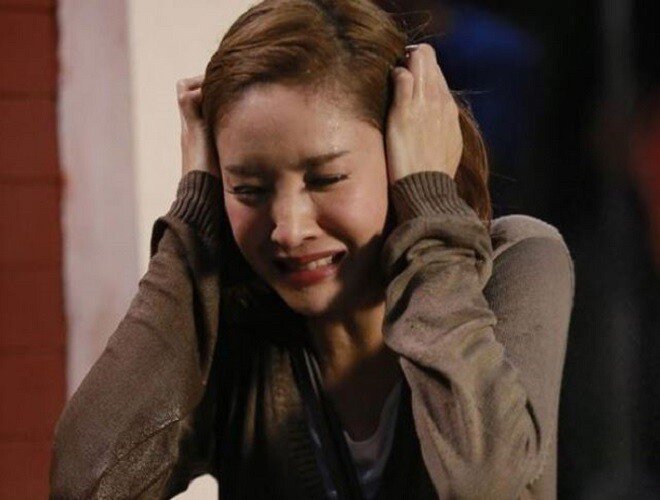 Mừng rỡ vì chồng cũ xin tái hôn, lúc anh quấn khăn từ phòng tắm bước ra, tôi tái mặt chạy đi - 2