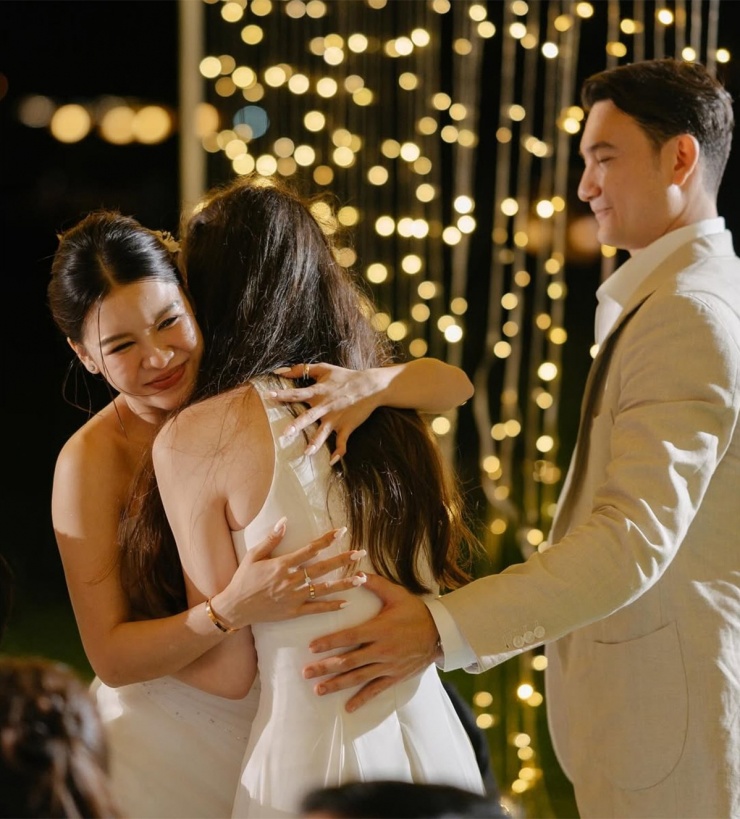 Bố mẹ Văn Lâm mừng con gái út tròn 18 tuổi - 7