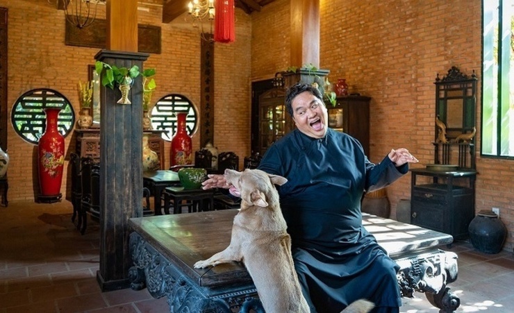 Hoàng Mập giàu có nhưng sống kín tiếng. 