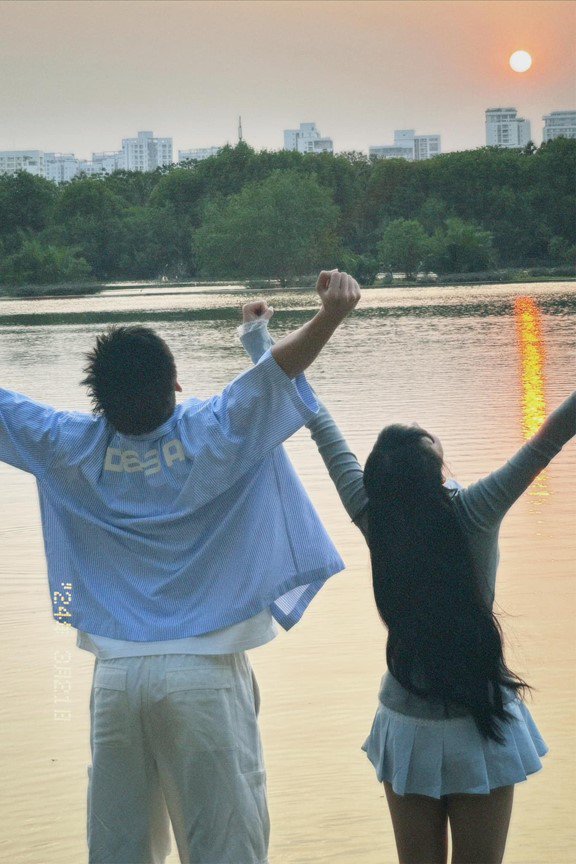 Người hâm mộ hy vọng Anh Tú và LyLy sẽ sớm công khai chuyện tình cảm sau nhiều năm giấu kín. (Ảnh: FBNV).