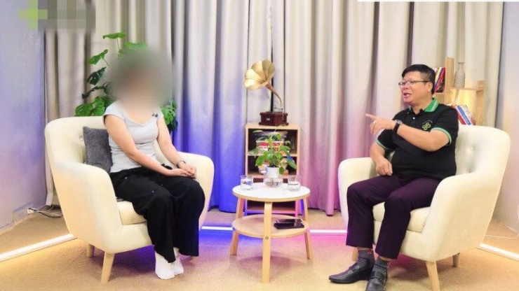 Tôi và anh yêu nhau 2 năm, nhưng mẹ tôi không biết anh là... người yêu cũ của bà - 2