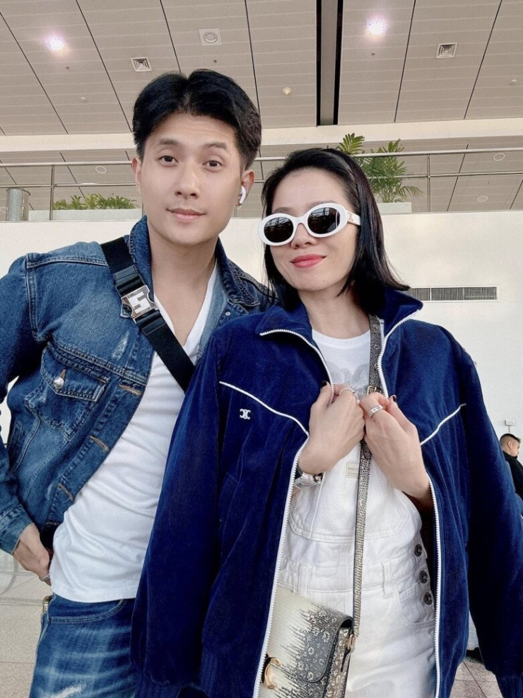 "Phú bà" Lệ Quyên được tình trẻ dẫn đi chọn kim cương "siêu to khổng lồ", đeo đồng hồ hơn 300 triệu đồng 1749443272 phu ba le quyen duoc tinh tre dan di chon kim cuong sieu to khong lo deo dong ho hon 300 trieu dong 6 8 n 8421 436 width780height1040