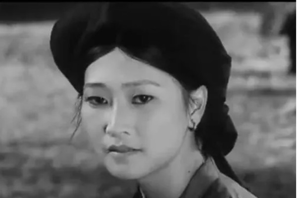 1749455337-nsnd-nhu-quynh-2-07456-width600height400 Ngoài thành công của bộ phim này, bà còn tham gia các phim nổi tiếng từ vai chính đến vai phụ, có thể kể đến: Đêm miền yên tĩnh, Số đỏ, Gánh hàng hoa, Đông Dương, Xích lô, Mùa hè chiều thẳng đứng, Bến không chồng, Những cô gái chân dài, Hạt mưa rơi bao lâu, Chuyện của Pao, Hai cô con gái của ông chủ vườn thuốc, Áo lụa Hà Đông, Chơi vơi, Lời nguyền huyết ngải...