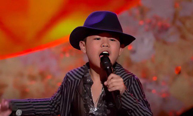 Bé Châu từ nhỏ đã nổi tiếng với các bản nhạc: Hãy cho tôi, Con tim mù lòa, Trả nợ tình xa...