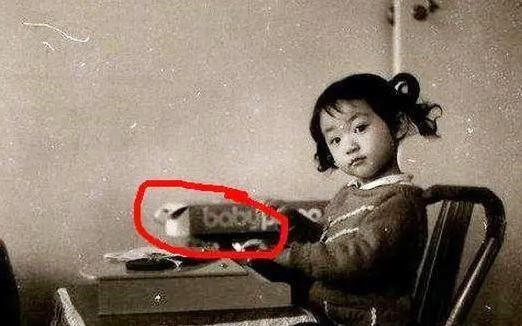 Một số thông tin về tuổi thơ của Hàn Tuyết cho thấy cô là tiểu thư