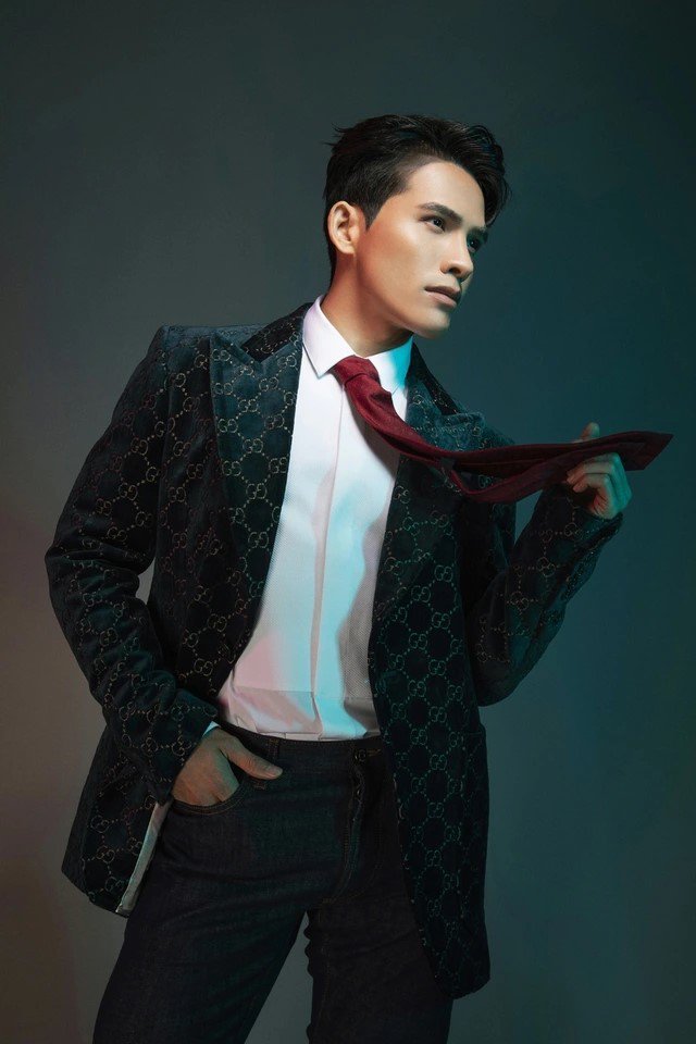 1749602974-img09121-copy-29942-1422-width640height960 Quốc Thiên vướng kiện tụng