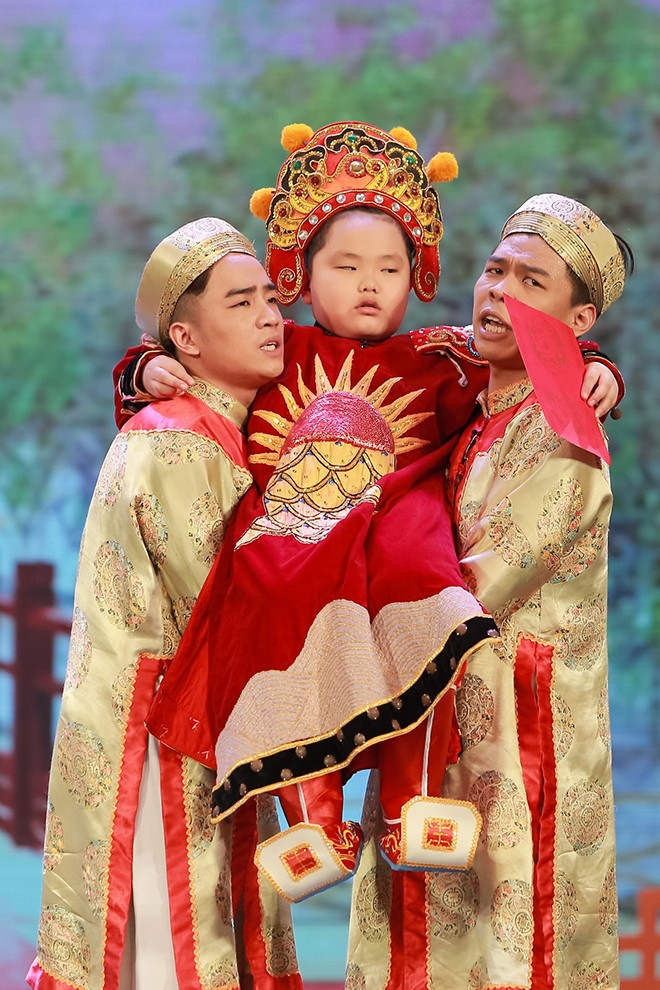 1749605096-bo-sung-bi-beo-photo-1-25-1-7197-528-width660height990 Không nhìn ra Bi Béo - con trai NSND Xuân Bắc trong hiện tại: Trổ mã cao to, râu ria trông