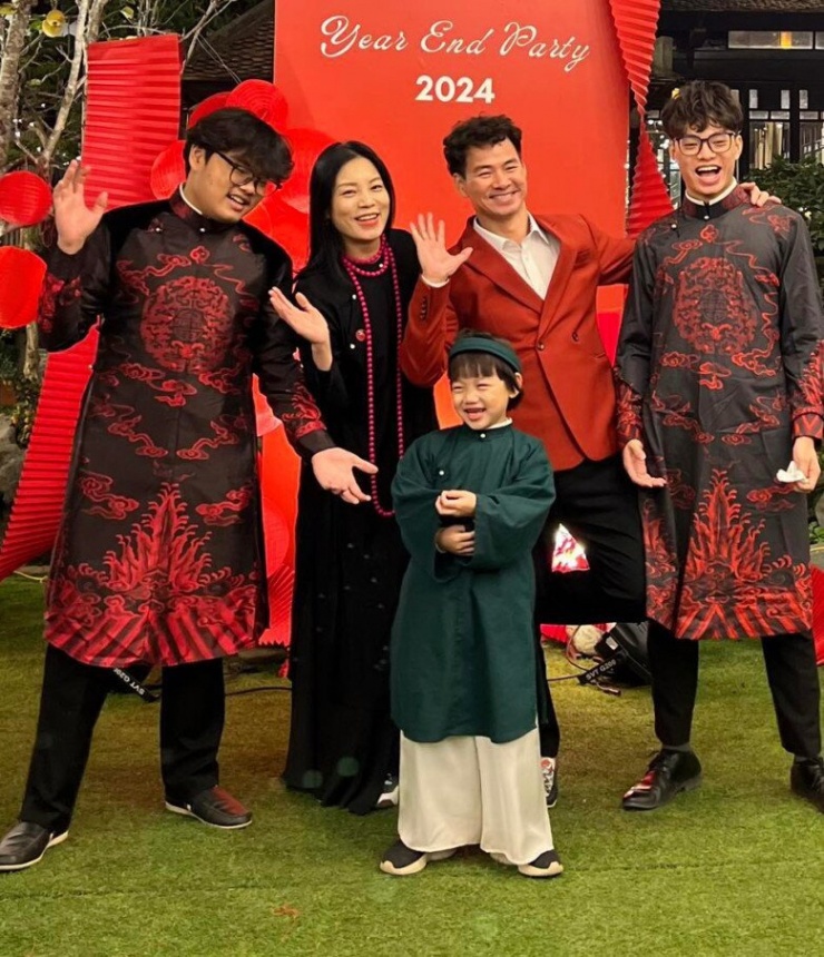 1749605097-bo-sung-nsnd-xuan-bac-51-5-n-1-8283-888-width780height906 Không nhìn ra Bi Béo - con trai NSND Xuân Bắc trong hiện tại: Trổ mã cao to, râu ria trông