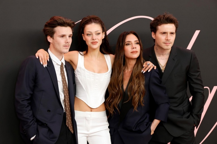 Đằng sau hình ảnh bằng mặt này là sự không bằng lòng