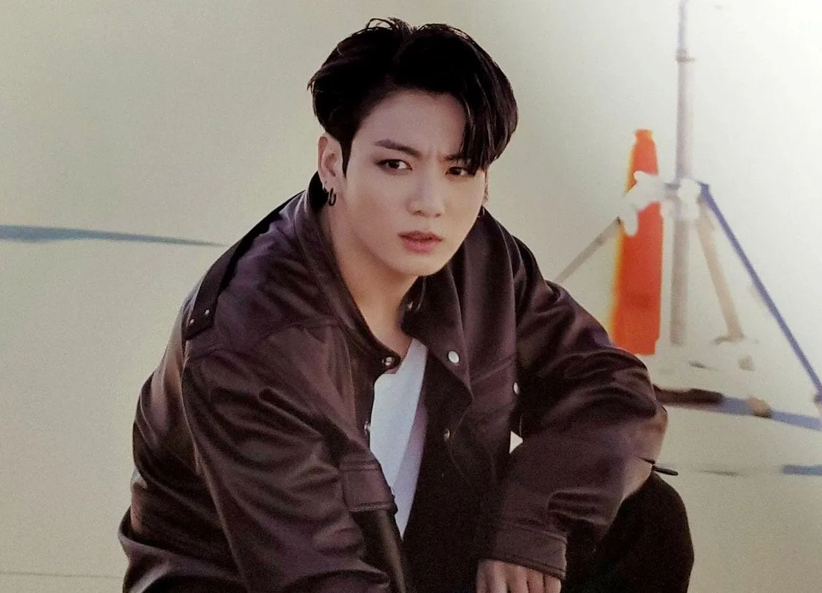 Bất chấp những lời khẩn thiết đó, nhiều vụ rình rập vẫn xảy ra ngay sau khi Jungkook trở lại cuộc sống thường nhật.