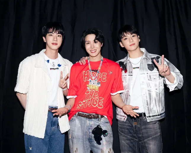 1749870394-fb-img-1-5706-4451-widthheight ARMY càng vỡ òa khi đặc biệt được “khui secret” là những sân khấu đặc biệt của Jin, Jung Kook.