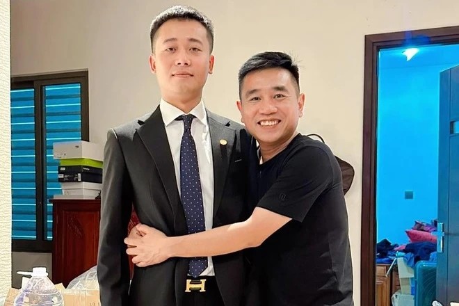 Tiến Nguyễn và Quang Linh Vlogs của mối quan hệ anh em thân thiết.