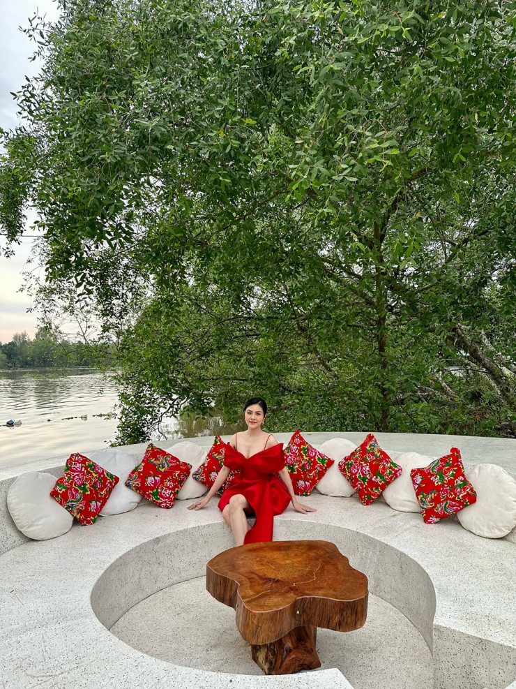 Ngoài cơ ngơi này, Vân Trang còn kinh doanh cả spa