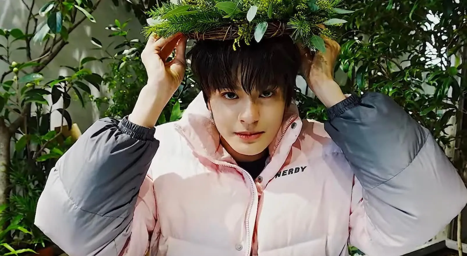 Chuyển sang công ty mới, Hồng Hải được xuất hiện ở một show thời trang sau đó mất hút.